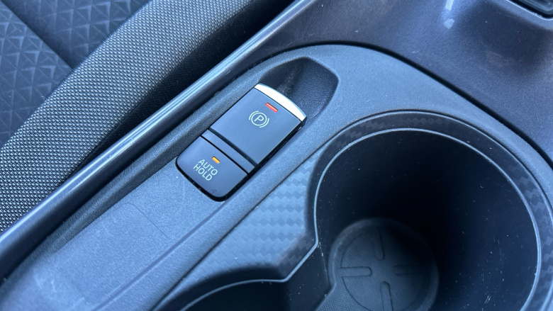 Nissan Juke 1.0 DiG-T 114 N-Connecta 5dr Petrol Hatchback